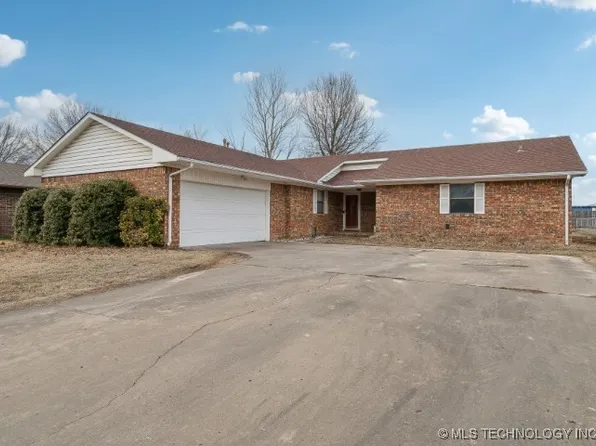 2302 Nebraska St, Muskogee, OK 74403