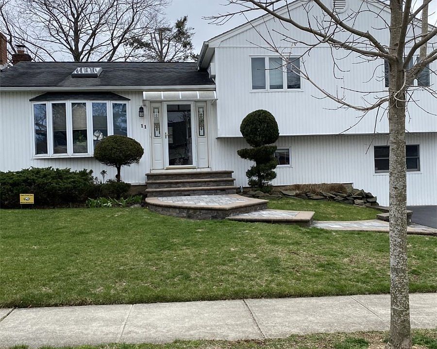 1st image of 11 Clover Hill Dr