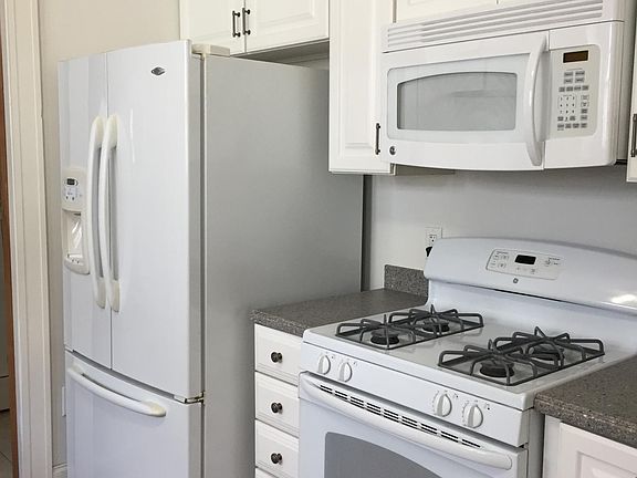 5th image of 4409 Fontainebleau Dr #4409