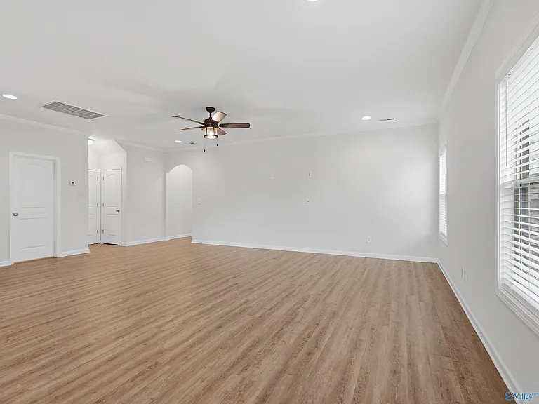 122 Kretzer Ct — Photo 13