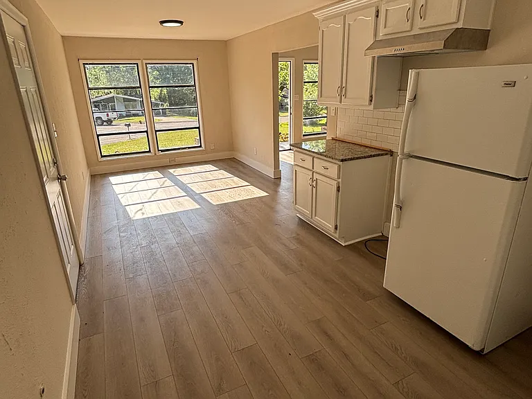 2131 Guava Cir NW — Photo 9
