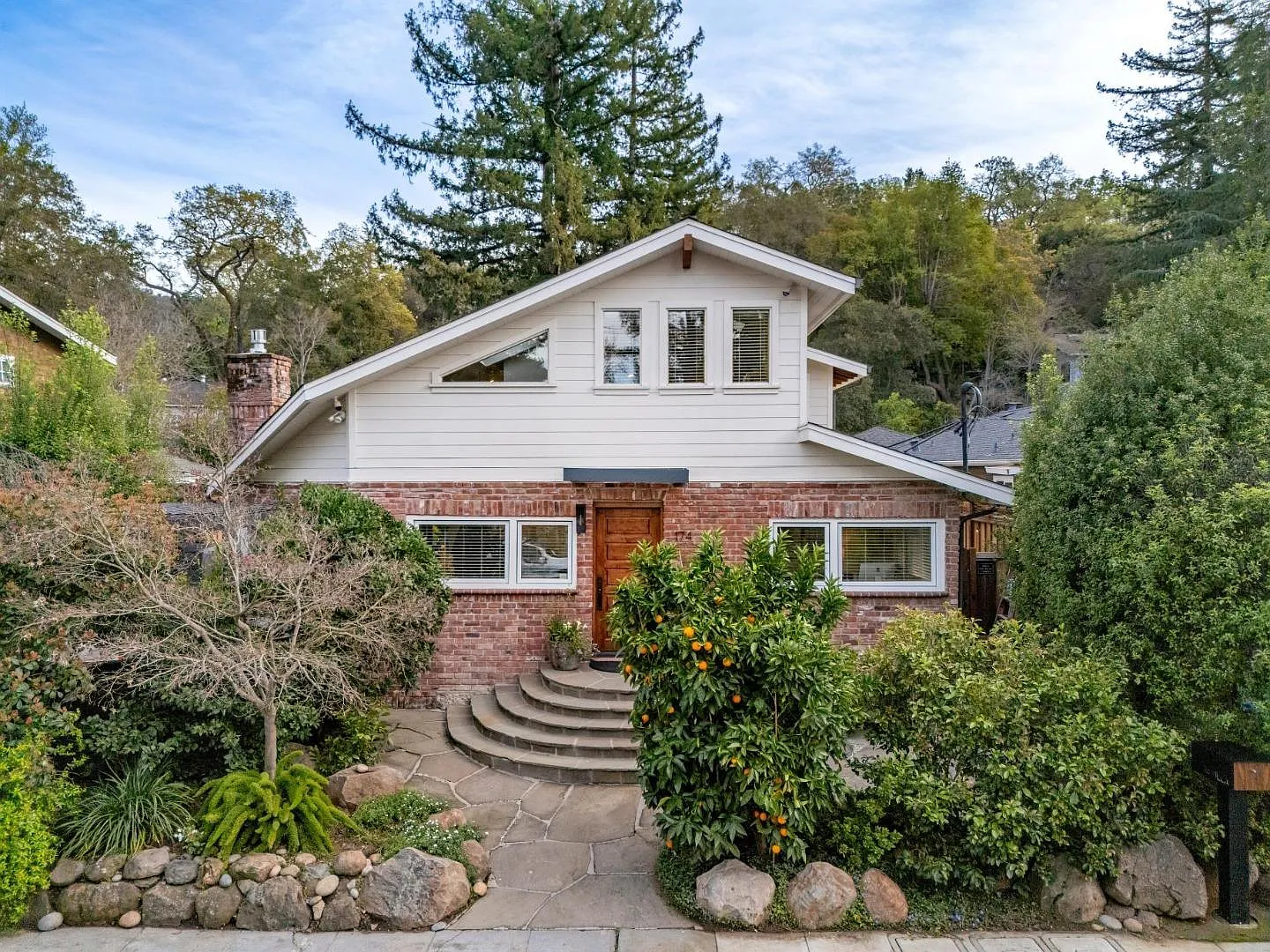 174 Villa Ave photo 1