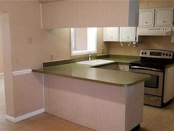 4th image of 6006 W Knox St