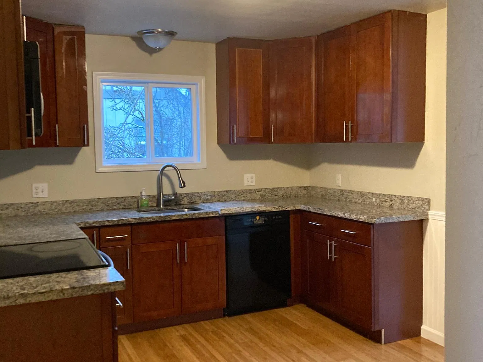 4 bed, 1750 sqft, $2,300 — Photo 2