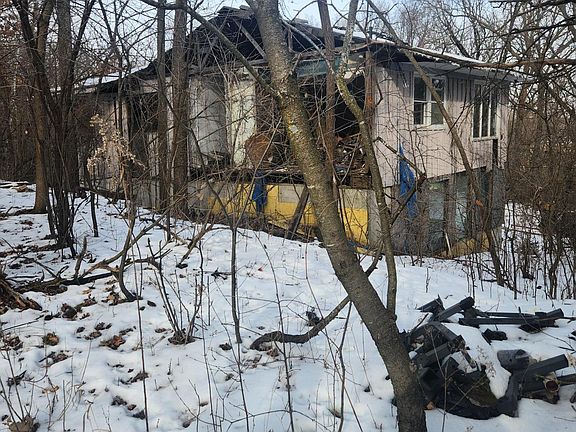 4th image of 18290 Clayton Ave