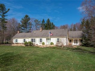 25 Gardenpark Dr, Chagrin Falls, OH 44022