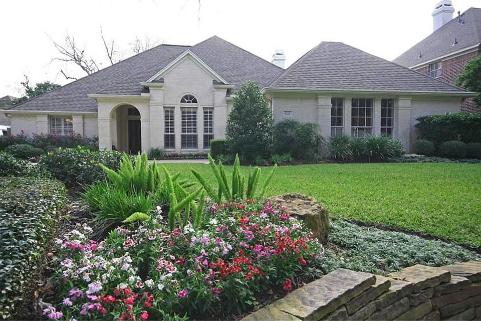 1st image of 631 Winston Ln