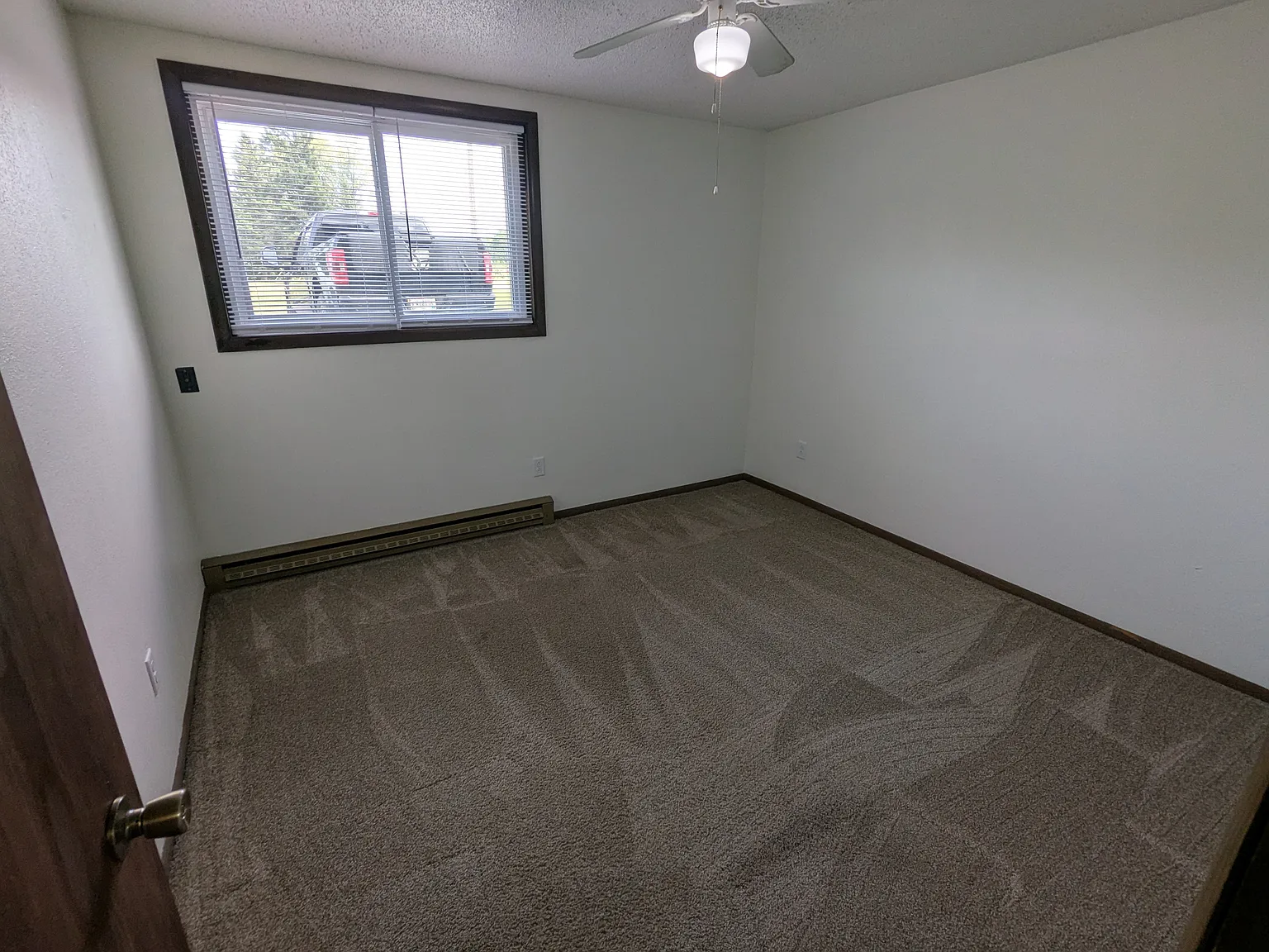 2 bed, 900 sqft, $1,275 — Photo 3
