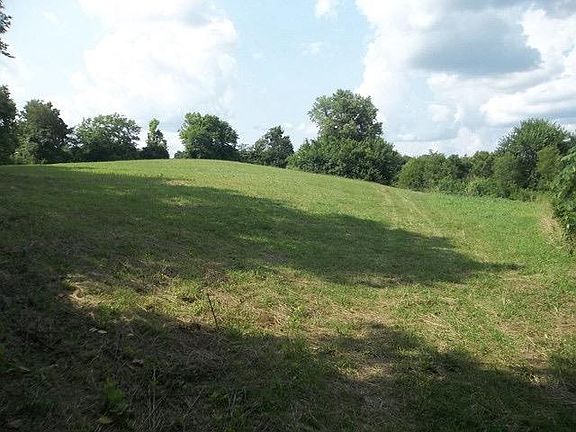 3rd image of 1 Lawrence Ln