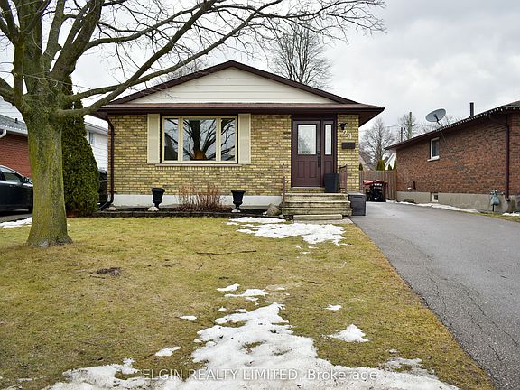 3rd image of 24 Dyer St