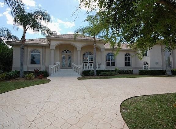 4th image of 4857 Tarpon Ave
