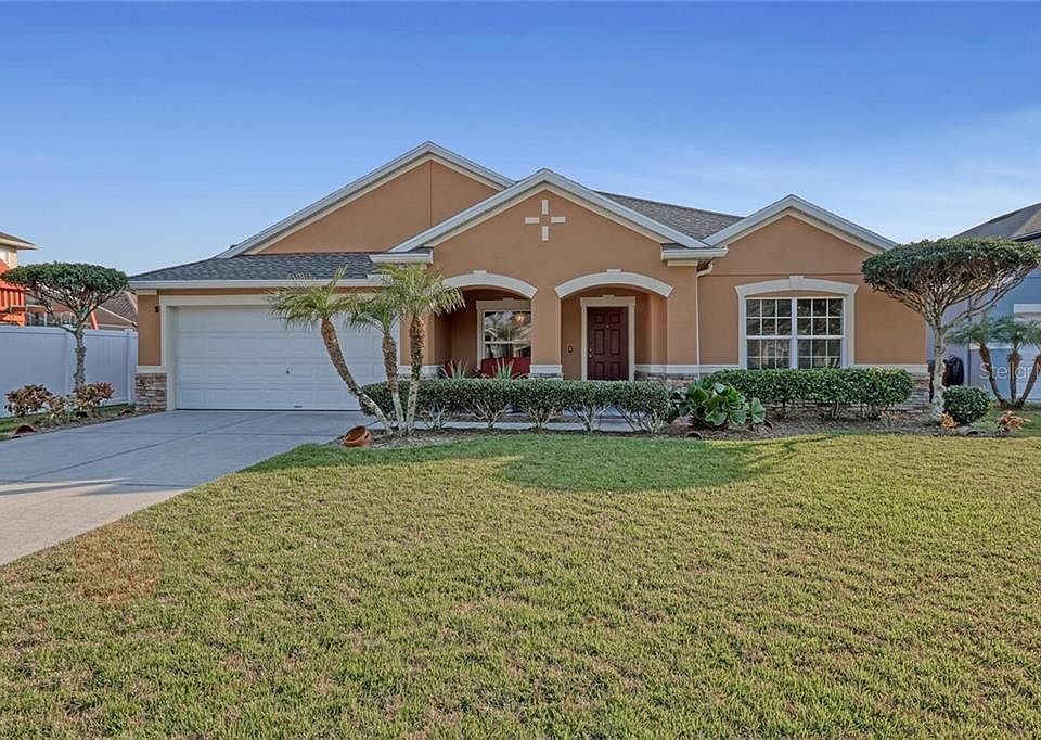 1st image of 421 Michigan Estates Cir