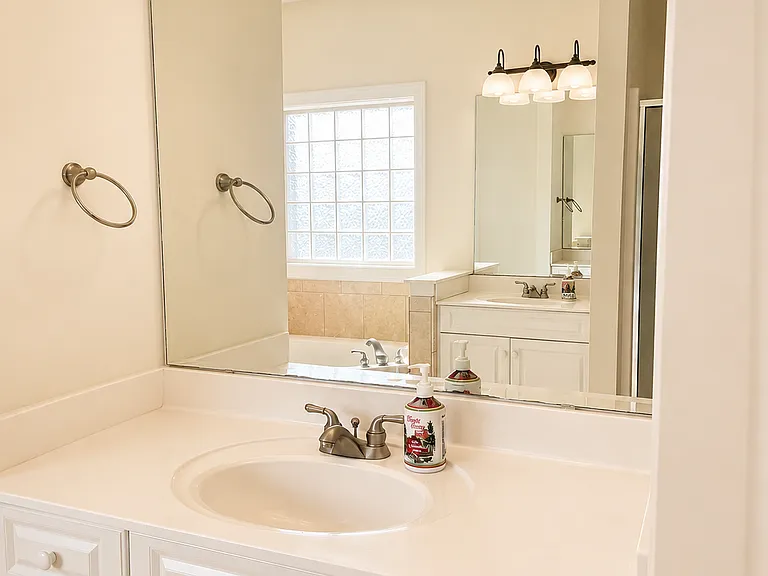 6102 Northshore Dr — Photo 11