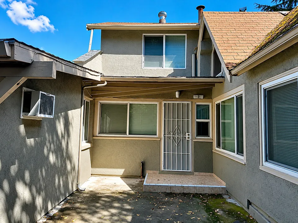 139 Pine St