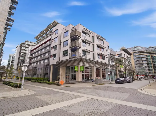 138 W 1st Ave #406, Vancouver, BC V5Y 0H5