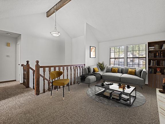 4th image of 4624 Bell St