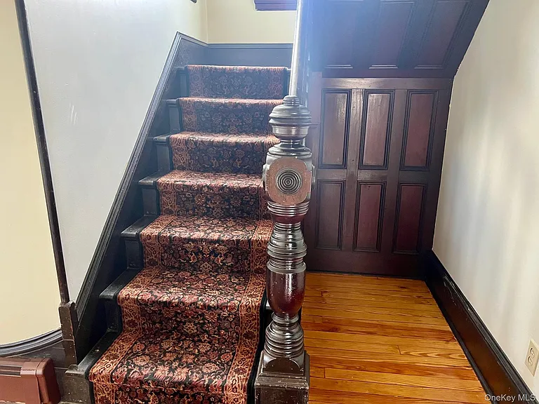 8 Alden Pl — Photo 6