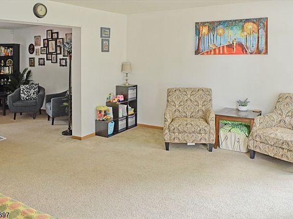 2nd image of 44 Dogwood Dr