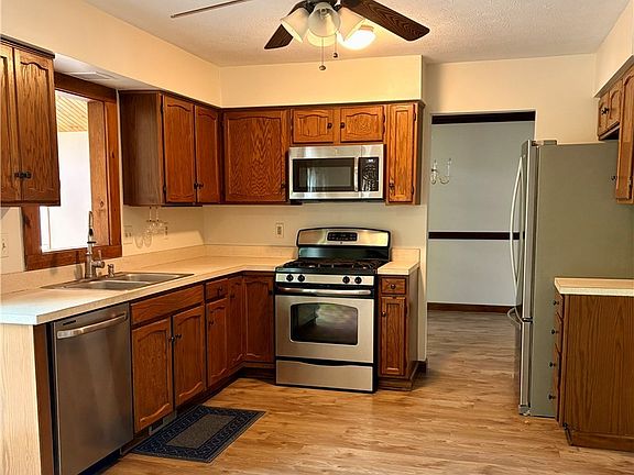 3rd image of 1154 Waterbury Dr