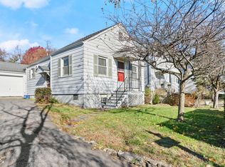 154 Henry St, Greenwich, CT 06830