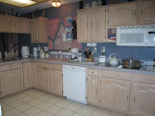2nd image of 8203 SHALLOW CREEK