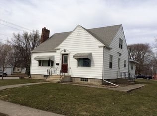 126 W 2nd St, Kanawha, IA 50447