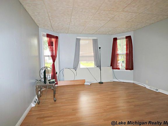 5th image of 1660 Leestma Ave SW