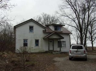 1149 12b Rd, Bourbon, IN 46504