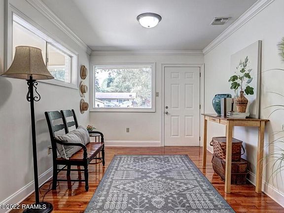 3rd image of 212 Mimosa Pl