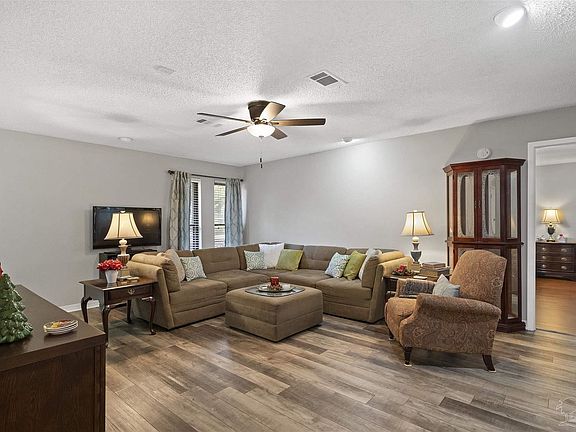 2nd image of 7521 Tippin Ave