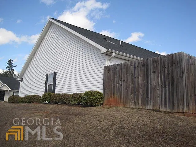 2 bed, 2.0 bath, 1092 sqft, $1,295 — Photo 3