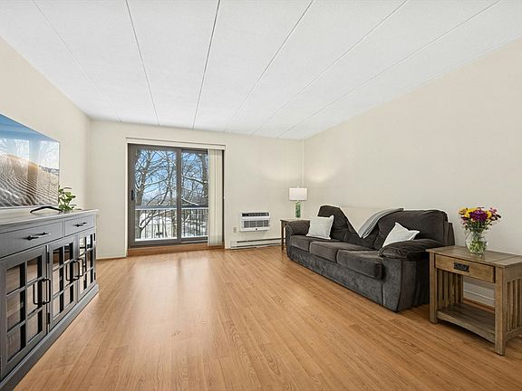 3rd image of 65 Commons Dr Unit 506