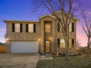 8419 Shining Waters Ln, Arlington, TX 76002