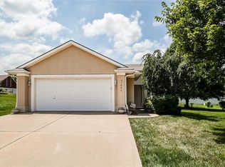7801 N Cherry St, Gladstone, MO 64118
