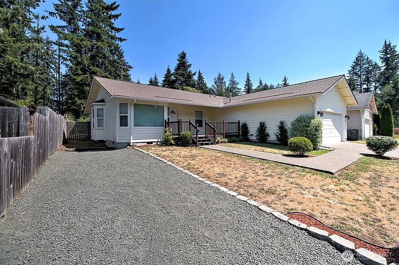 3rd image of 30 E Larch Place