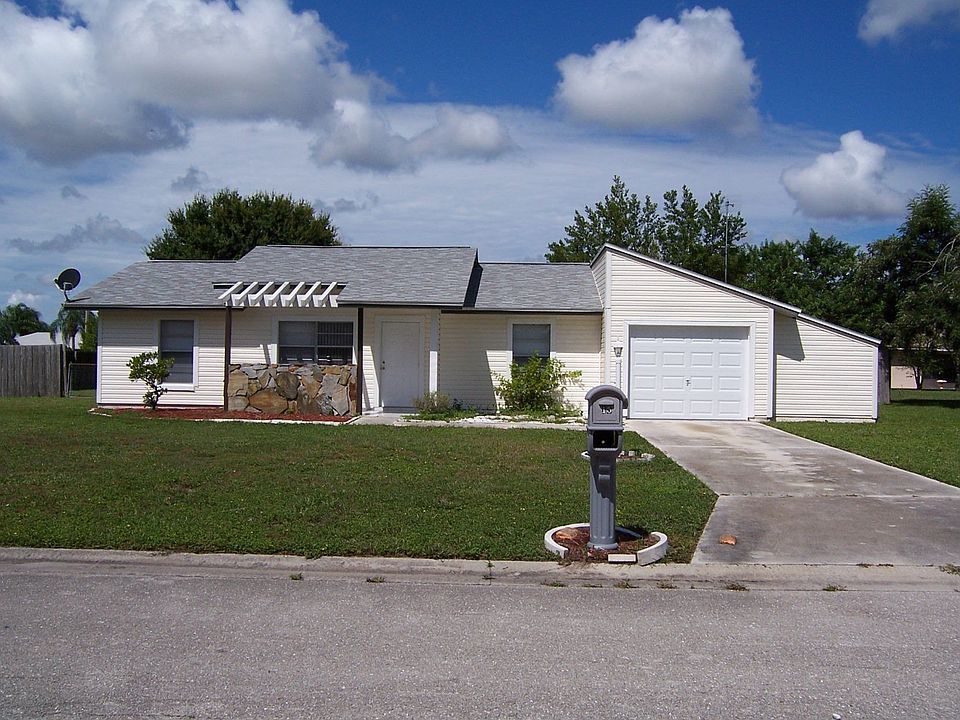 1st image of 15 Charwood Cir