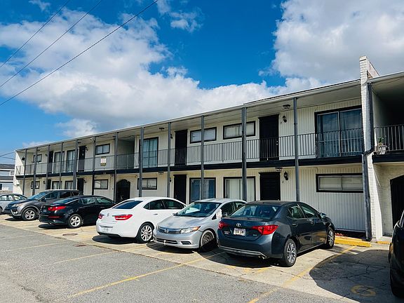 3rd image of 139 Orlando Dr APT 3