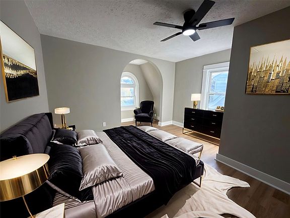 4th image of 69 E Beechwood Ave