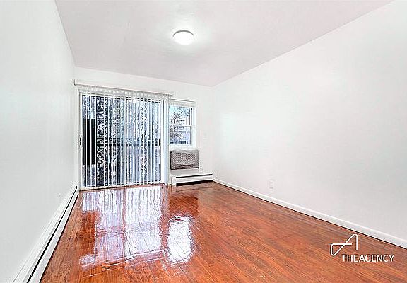 3rd image of 90-26 52nd Ave Floor 1