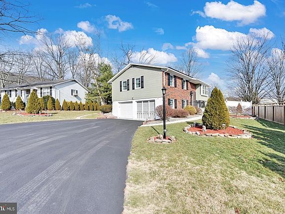 3rd image of 308 Highland Dr