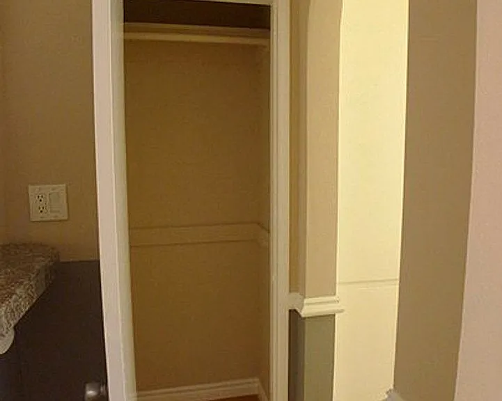 Alhambra @ Studio City Apts. — Photo 23