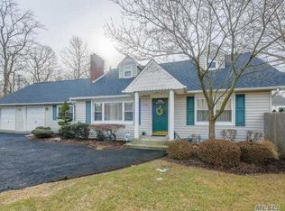 160 Lake Ave S, Nesconset, NY 11767