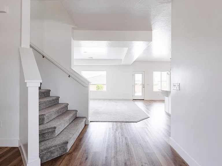 1889 E Honeycomb Dr — Photo 7