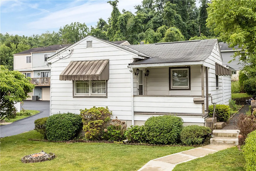 288 Saint Clair St photo 1
