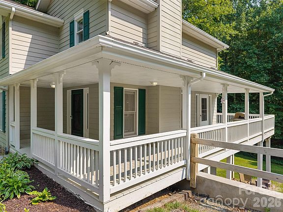 4th image of 218 Junaluska Oaks Dr