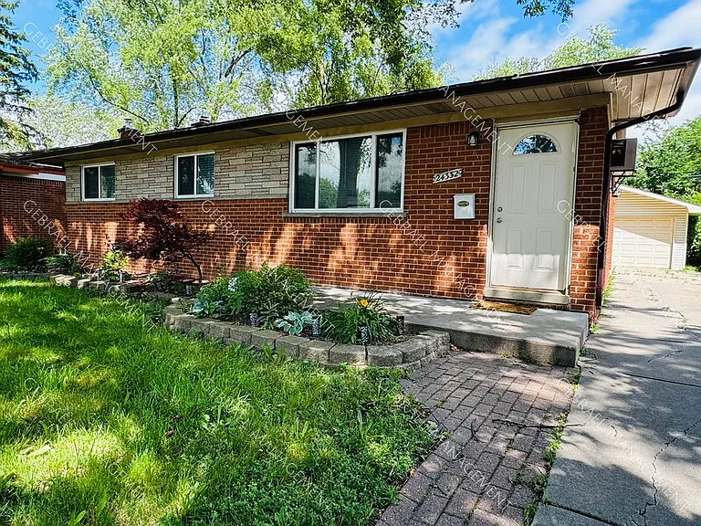 24332 Cunningham Ave — Photo 11