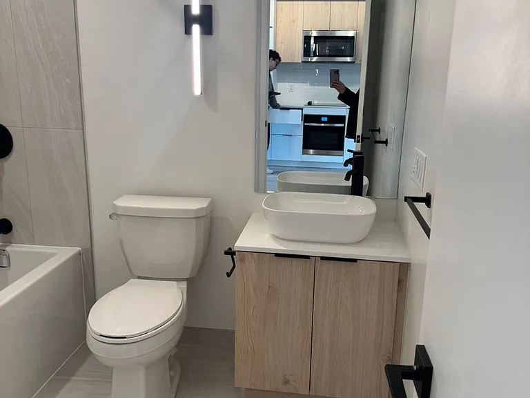 1185 Dupont St #604 — Photo 9