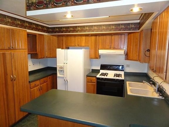 2nd image of 1427 Barham Ave