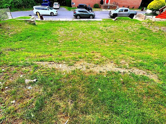 2nd image of 520 Sheridan Pl