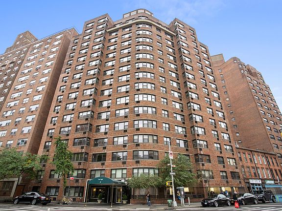 5th image of 14 Horatio St APT 18H